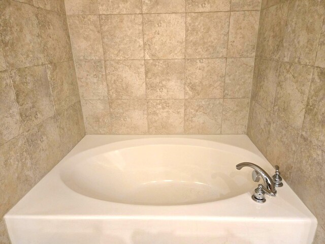 100 Willard St Unit 46, Houston, TX 77006 - bathroom with a garden tub