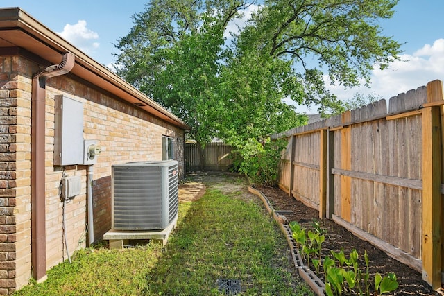 1006 Glacier Hill Dr, Houston, TX 77077 - fenced backyard featuring central air condition unit