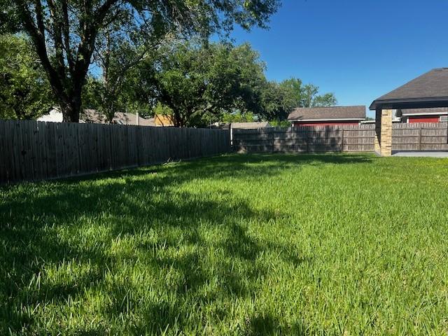 4027 N Fm 565th Rd, Mont Belvieu, TX 77523 - view of yard
