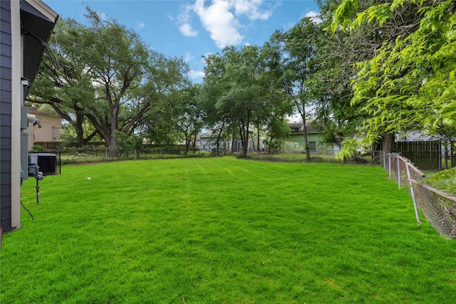 3806 Zephyr St, Houston, TX 77021 - view of yard with a fenced backyard