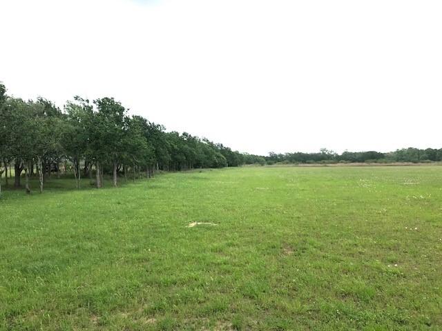 22 Fm 2546, El Campo, TX 77437