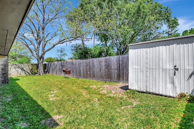 6902 Desert Rose Ln, Houston, TX 77086 - view of yard