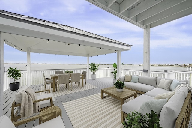 1322 Outrigger, Tiki Island, TX 77554