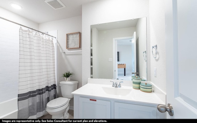 507 Sacred Fig Ln, Crosby, TX 77532 - bathroom with vanity, toilet, and a shower with curtain