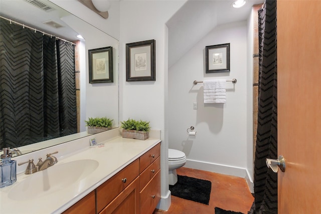3412 St Emanuel St, Houston, TX 77004 - bathroom with toilet, vanity, baseboards, and a shower with shower curtain