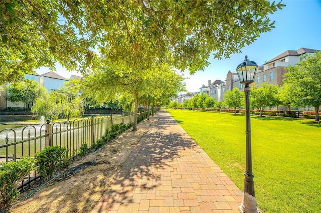 9506 London Bridge Sta, Houston, TX 77045 - surrounding community with a residential view