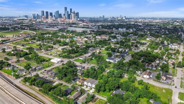 2015 Brackenridge St Unit A, Houston, TX 77026 - aerial view of property and surrounding area featuring skyline