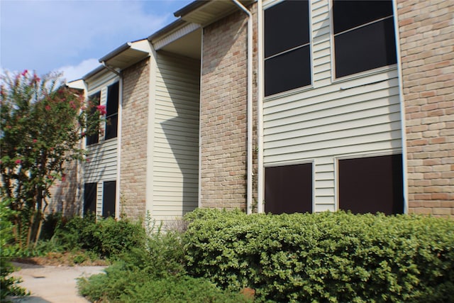 2300 Augusta Dr Unit 36, Houston, TX 77057 - view of side of property with brick siding
