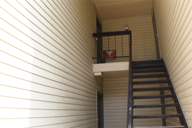 2300 Augusta Dr Unit 36, Houston, TX 77057 - view of stairs