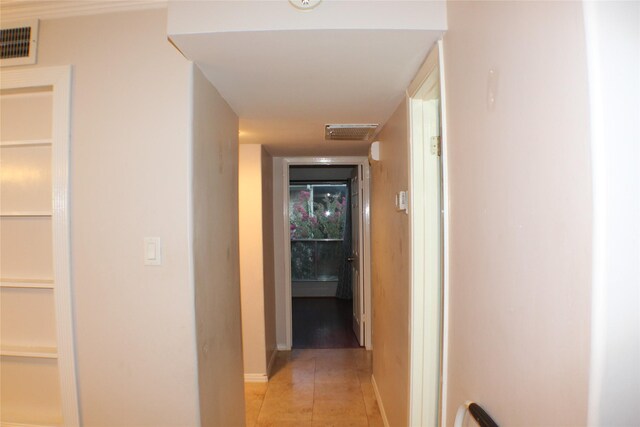 2300 Augusta Dr Unit 36, Houston, TX 77057 - hallway featuring visible vents and baseboards