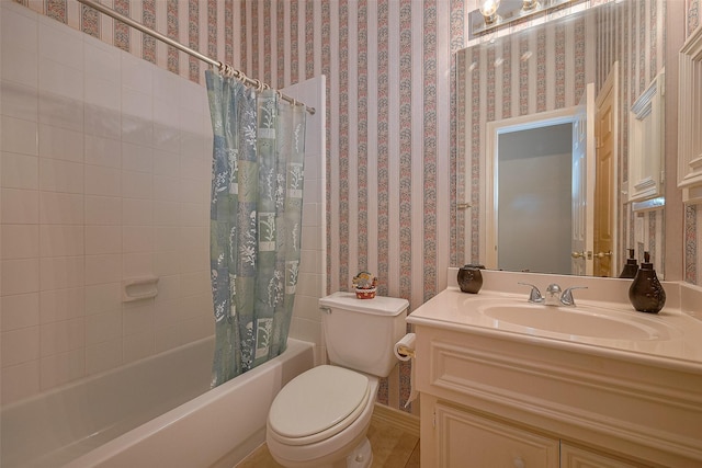 full bathroom with shower / bath combo, toilet, vanity, and wallpapered walls