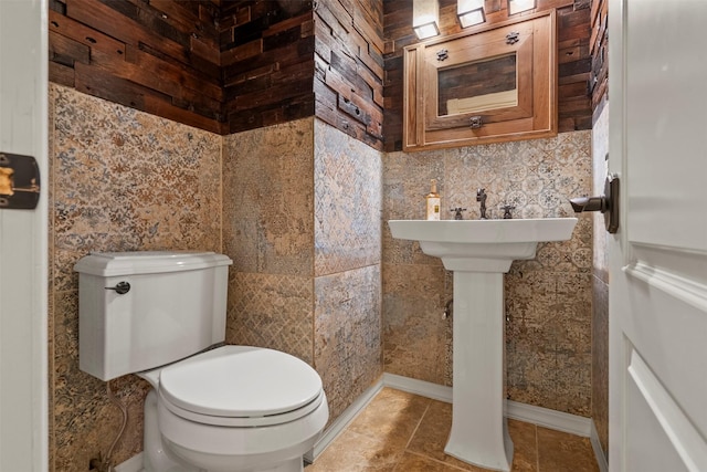 53 Litchfield Ln, Houston, TX 77024 - half bath with toilet and tile patterned floors