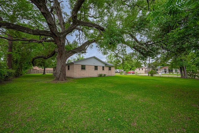 111 N 11th St, Highlands, TX 77562 - view of grassy yard