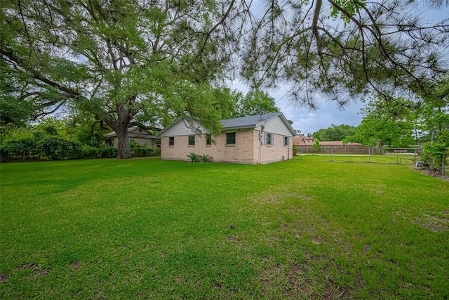 111 N 11th St, Highlands, TX 77562 - view of yard