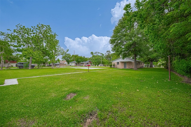 111 N 11th St, Highlands, TX 77562 - view of grassy yard