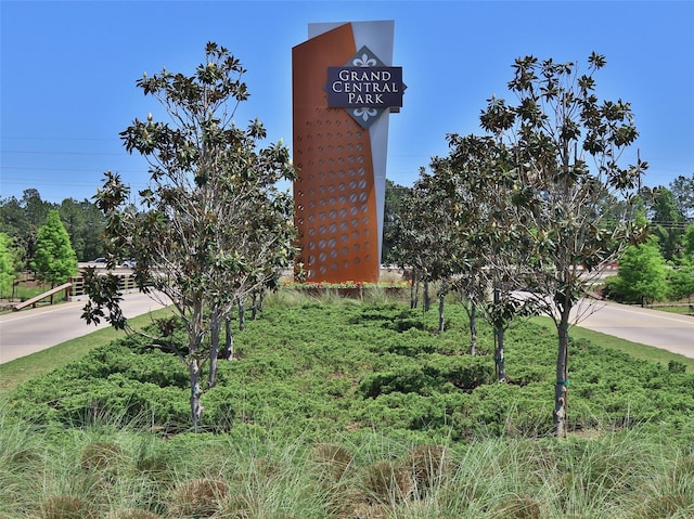 view of exterior details