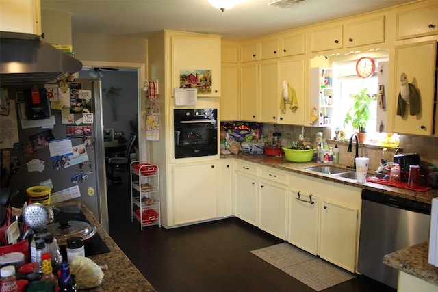 206 Riverside St, Highlands, TX 77562 - photo 8