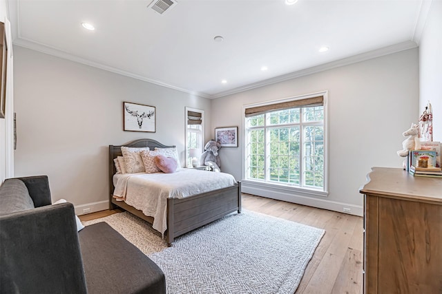 3028 Locke Ln, Houston, TX 77019 - bedroom with baseboards, light wood-type flooring, crown molding, and recessed lighting