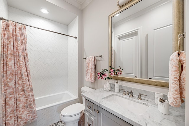 3028 Locke Ln, Houston, TX 77019 - bathroom featuring vanity, tiled shower / bath combo, toilet, crown molding, and recessed lighting