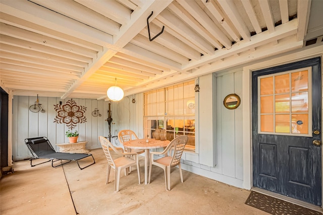 5622 Sheraton Oaks Dr, Houston, TX 77091 - dining area with unfinished concrete flooring