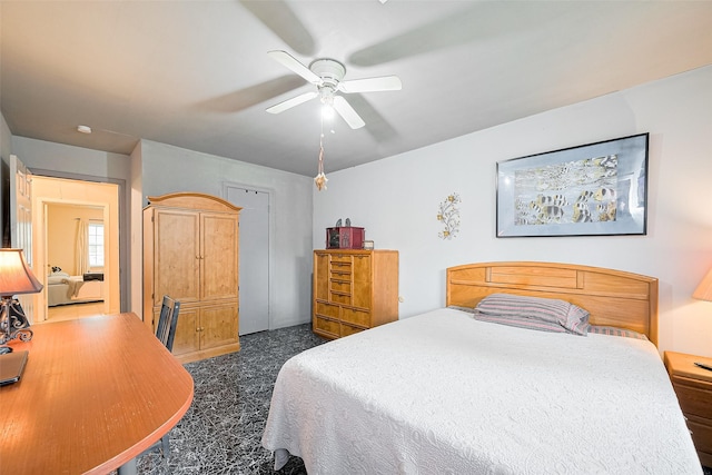 5622 Sheraton Oaks Dr, Houston, TX 77091 - bedroom featuring a ceiling fan and an office area