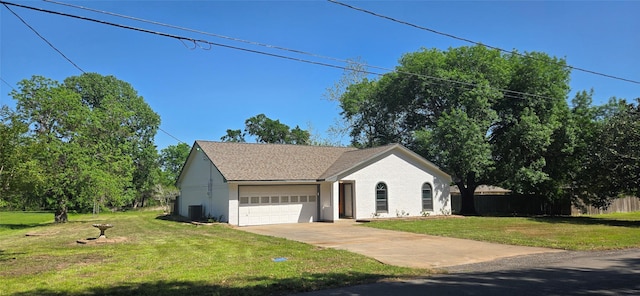 520 Walnut St, Waller, TX 77484 - ranch-style house featuring cooling unit, a garage, driveway, and a front lawn