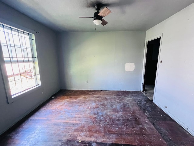 7413 W Knoll St, Houston, TX 77028 - spare room with a ceiling fan and baseboards
