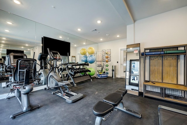 6804 Westview Dr Unit 1407, Houston, TX 77055 - exercise room featuring visible vents and recessed lighting