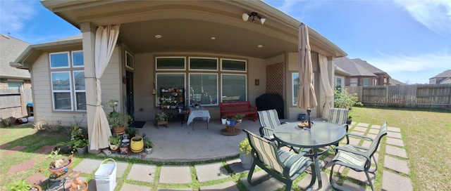 3210 Vintage View Ln, Pearland, TX 77584 - view of patio / terrace