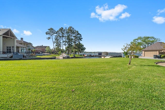 2906 Penninsula Pt, Montgomery, TX 77356 - view of grassy yard with a residential view