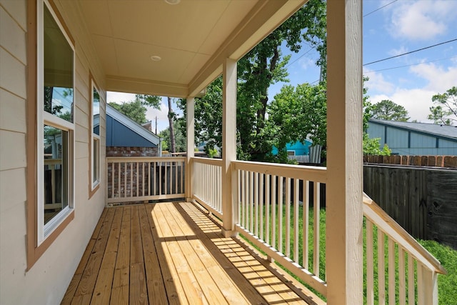 6319 Ivyknoll Dr, Houston, TX 77035 - view of wooden terrace