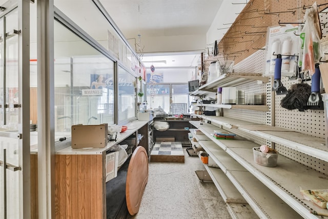 7846 Dayton St, Houston, TX 77012 - interior space
