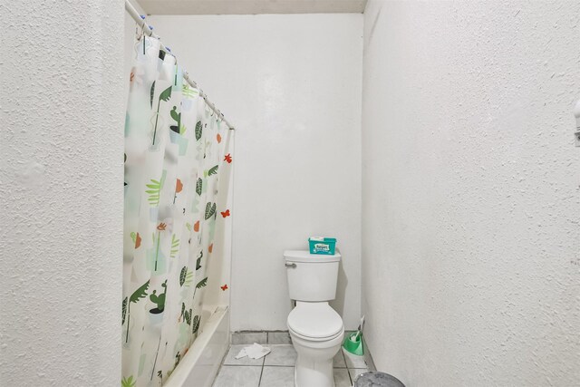 7846 Dayton St, Houston, TX 77012 - full bath with toilet, tile patterned floors, and shower / bath combo