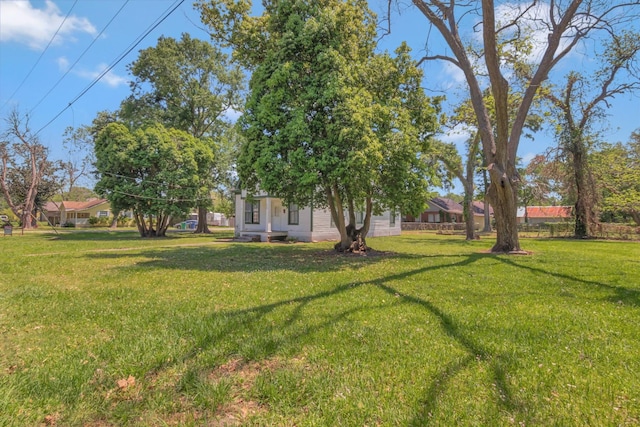 428 E Magnolia St, Angleton, TX 77515 - view of yard