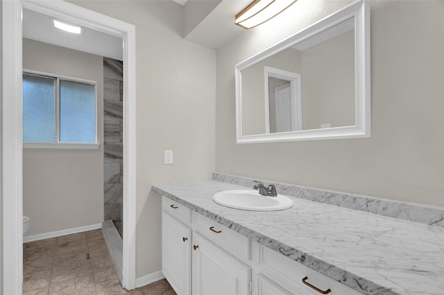 3142 La Quinta Dr, Missouri City, TX 77459 - full bath featuring baseboards, toilet, vanity, and tiled shower