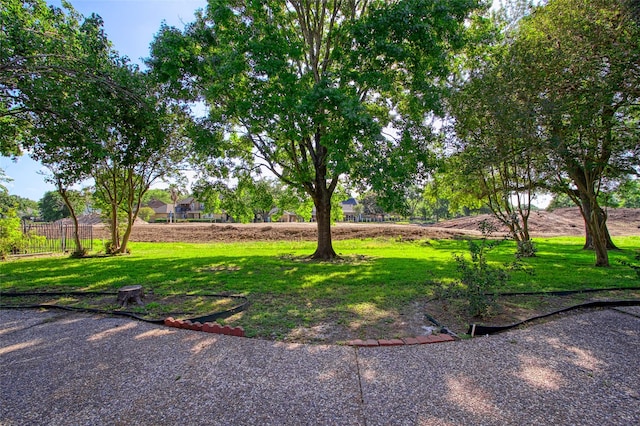 3142 La Quinta Dr, Missouri City, TX 77459 - view of yard featuring fence