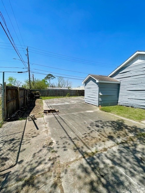 view of street with driveway