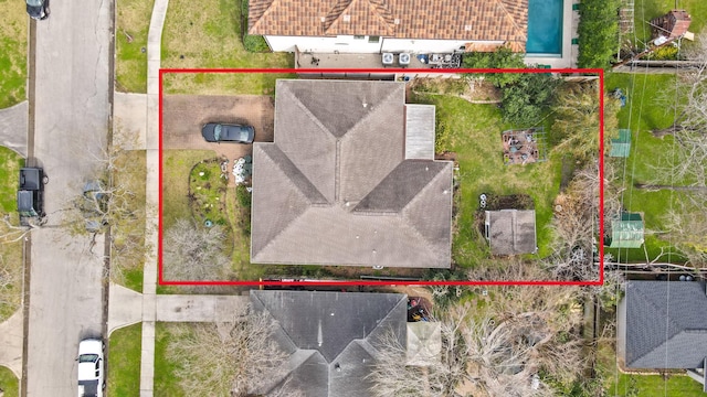 918 Wildwood Ln, Bellaire, TX 77401 - aerial view of property and surrounding area with property boundaries highlighted