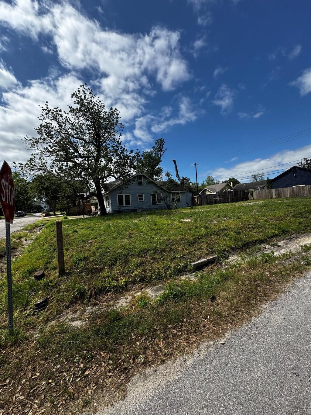 607 Melwood St, Houston, TX 77009