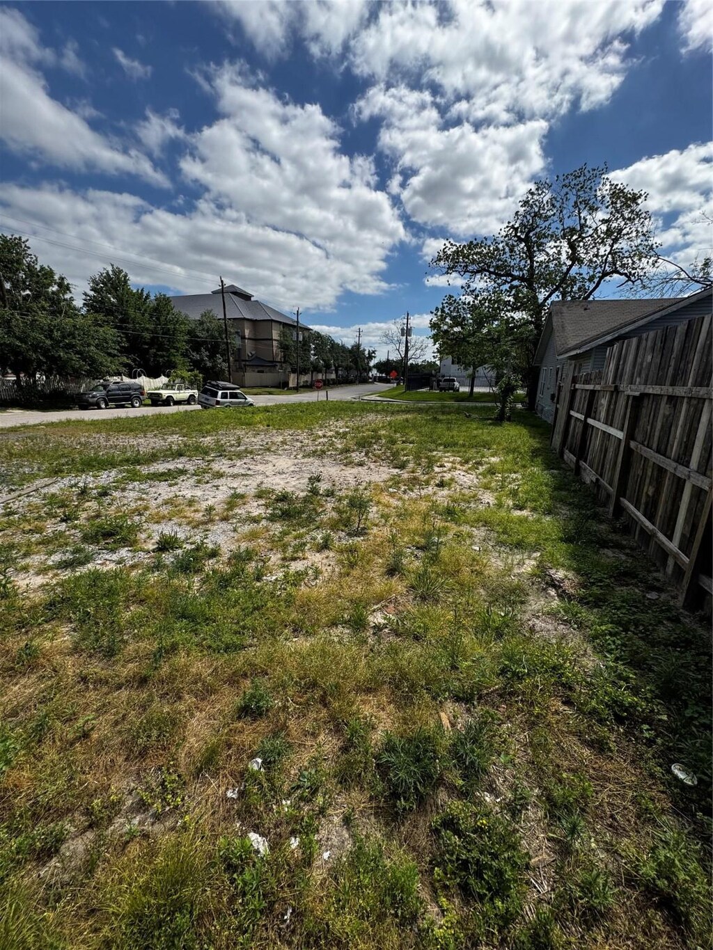607 Melwood St, Houston, TX 77009