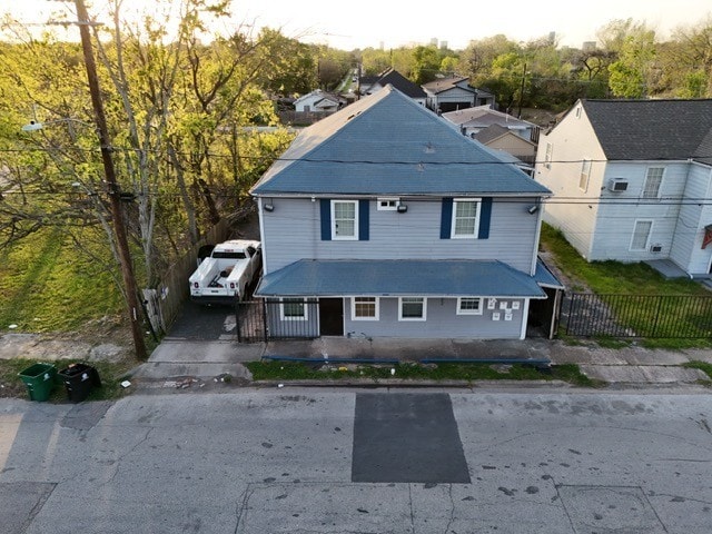 3522 Sampson St, Houston, TX 77004 - view of front of property featuring fence