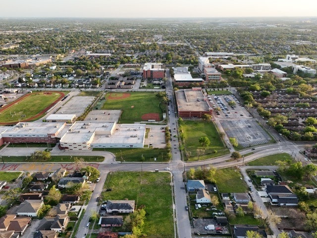 3522 Sampson St, Houston, TX 77004 - drone / aerial view