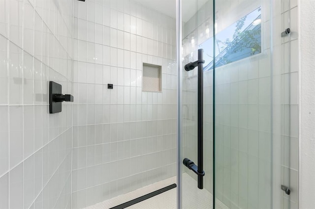 5338 Pease St, Houston, TX 77023 - bathroom featuring a stall shower