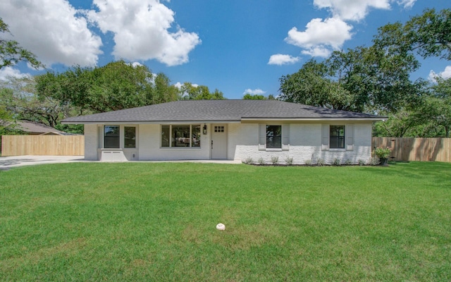 624 Willow Ln, Eagle Lake, TX 77434 - ranch-style home featuring brick siding and a shingled roof