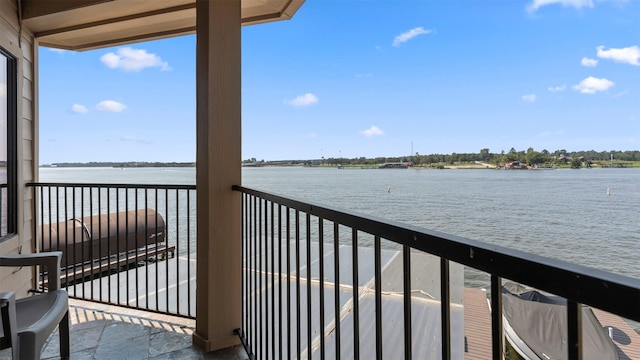 331 Old Aqua Lndg, Montgomery, TX 77356 - balcony featuring a water view