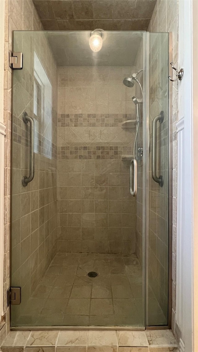 1809 Hawthorn Dr, Richmond, TX 77469 - bathroom with a shower stall