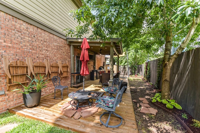 1301 Ketch Ct, League City, TX 77573 - wooden terrace featuring a fenced backyard