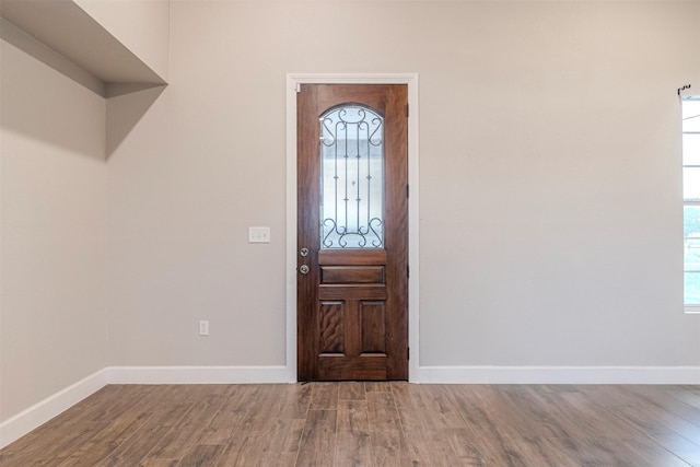 1189 Fm 935, Lott, TX 76656 - entryway with wood finished floors and baseboards