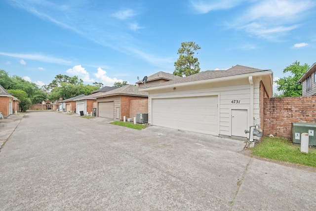 4731 N Cashel Cir, Houston, TX 77069 - exterior space featuring cooling unit and a residential view