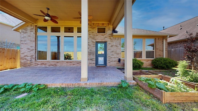 2135 Llerena Ln, League City, TX 77573 - view of patio / terrace featuring a vegetable garden and a ceiling fan